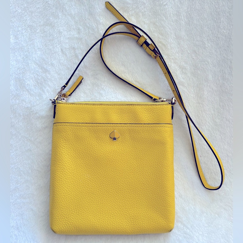 EUC Kate Spade Polly small swing pack crossbody bag in color light bulb 💛